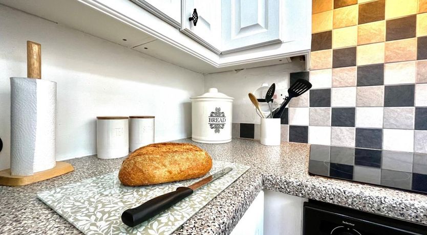 Photo of 2 Bed in Llithfaen