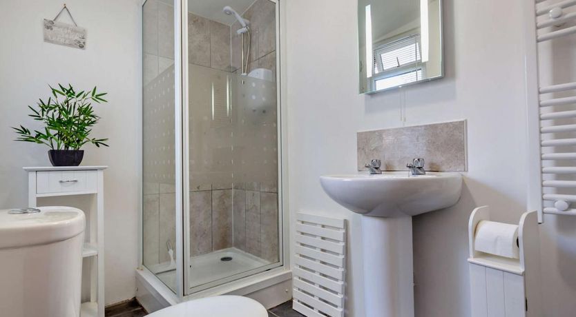 Photo of 2 Bed in Llithfaen