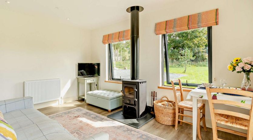 Photo of 1 Bed in Llandeloy