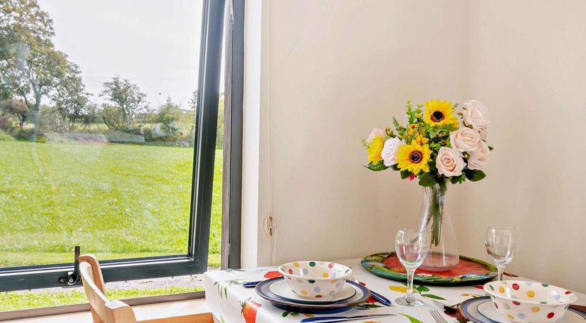 Photo of 1 Bed in Llandeloy