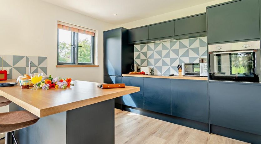 Photo of 1 Bed in Llandeloy