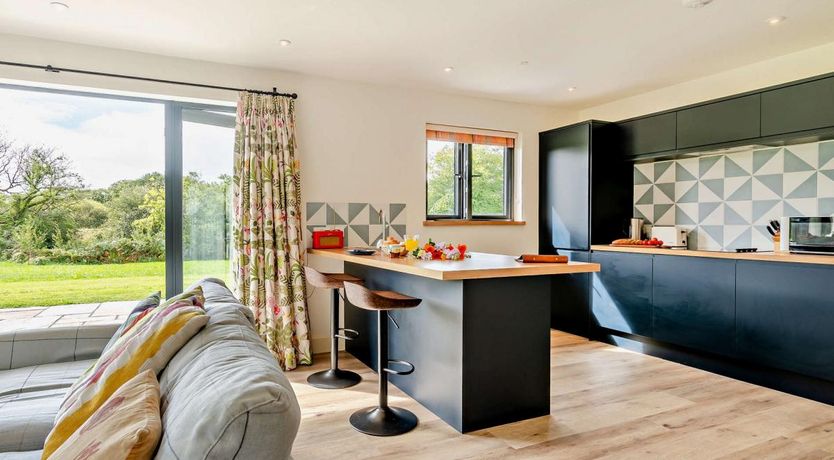 Photo of 1 Bed in Llandeloy