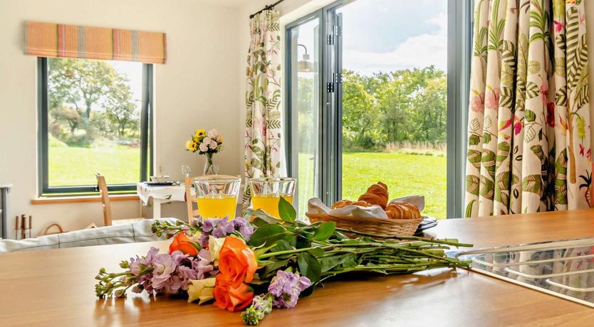 Photo of 1 Bed in Llandeloy