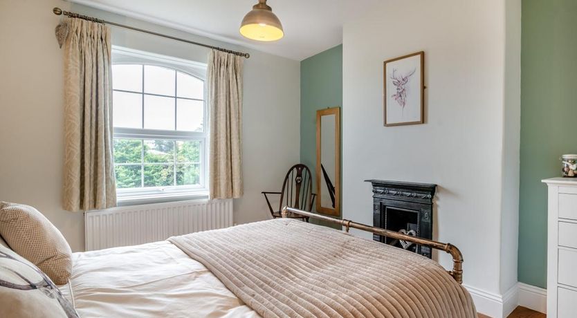 Photo of 2 Bed in Minehead