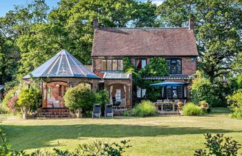 4 Bed in Ringwood Holiday Cottage