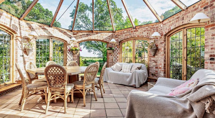 Photo of 4 Bed in Ringwood
