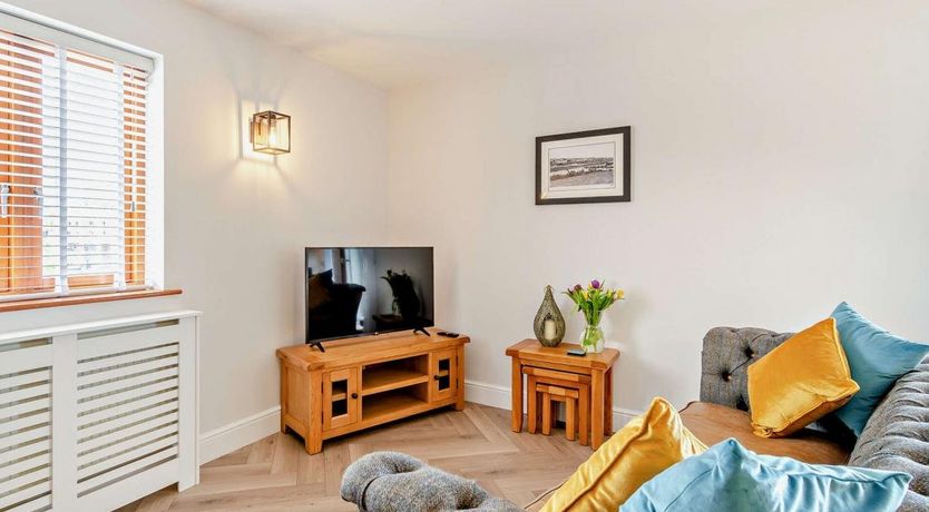 Photo of 1 Bed in Milford Haven