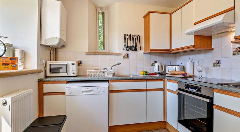 Photo of 2 Bed in Notton