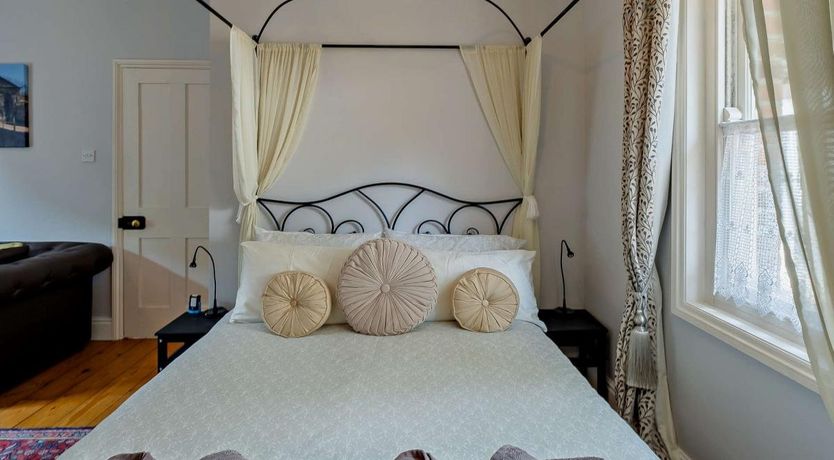 Photo of 1 Bed in Newport