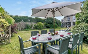 Photo of in Ludgvan (92701)