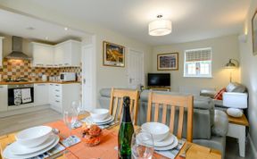 Photo of in Easton (92585)