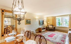 Photo of in Keswick (92600)