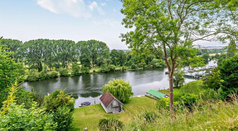 Photo of 5 Bed in Maidenhead