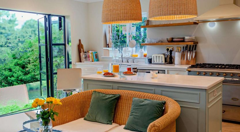 Photo of 5 Bed in Maidenhead