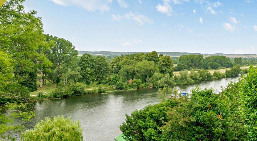 Photo of 5 Bed in Maidenhead