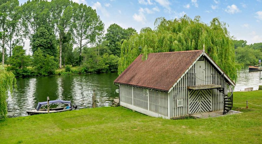 Photo of 5 Bed in Maidenhead