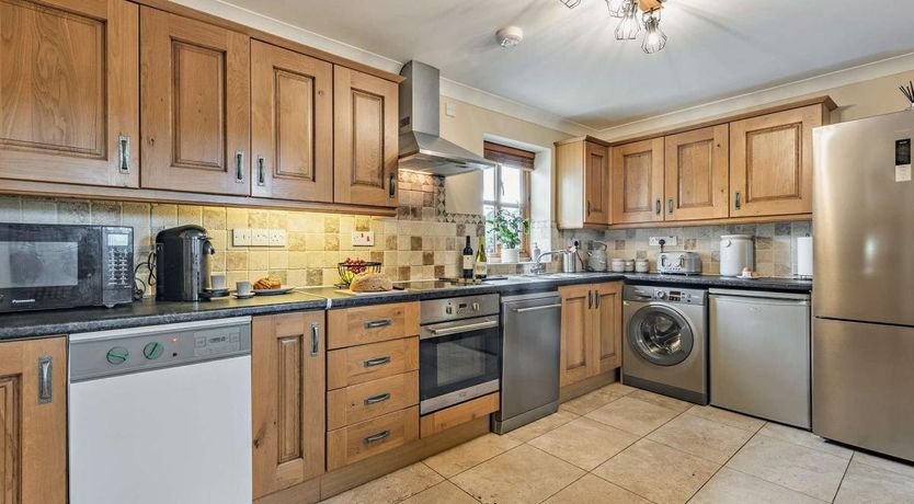 Photo of 4 Bed in Lloc