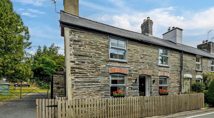 Photo of 1 Bed in Pennal