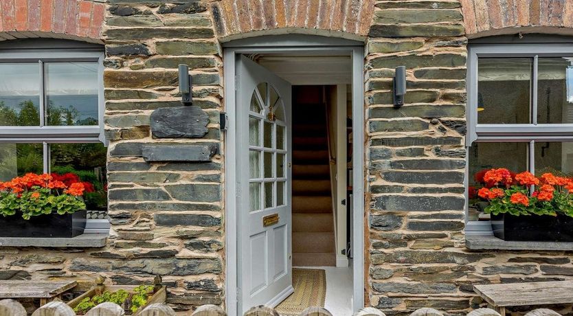 Photo of 1 Bed in Pennal