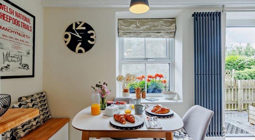 Photo of 1 Bed in Pennal