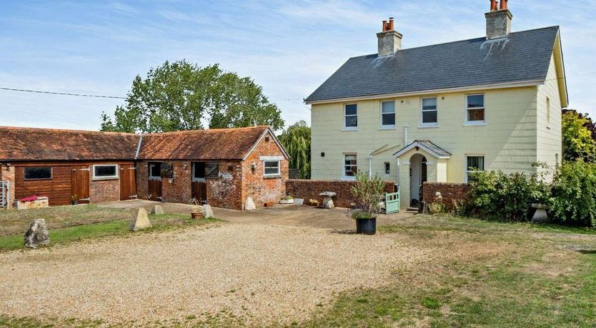 Photo of 4 Bed in Cowes