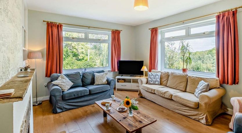 Photo of 4 Bed in Cowes