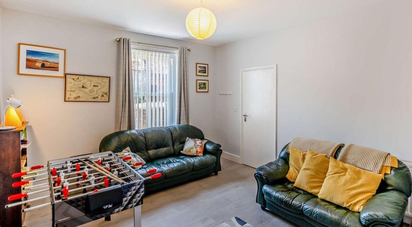 Photo of 4 Bed in Cowes