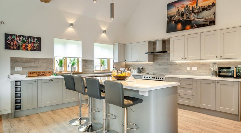 Photo of 5 Bed in Builth Wells
