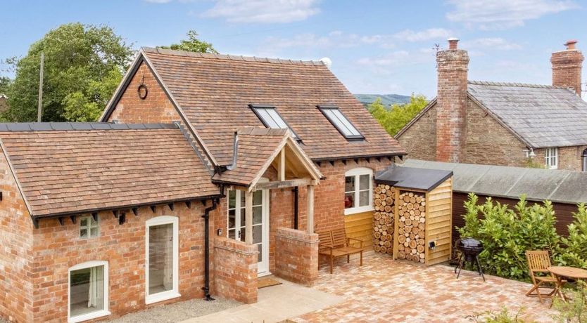 Photo of 1 Bed in Haytons Bent