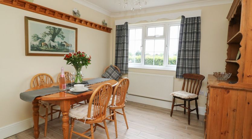 Photo of 2 Crosslands