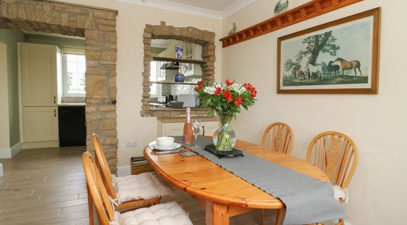 Photo of 2 Crosslands