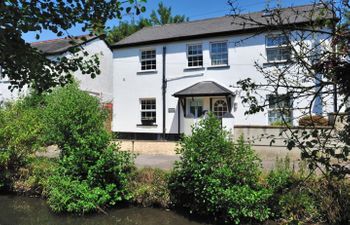 River Lym Cottage Holiday Cottage