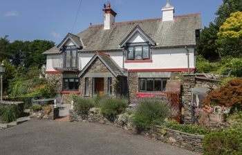 Storrs Lodge Holiday Cottage