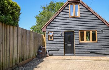 Foxes Earth Holiday Cottage