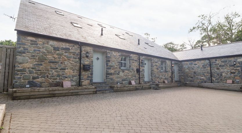 Photo of 3 Pensyflog Barns