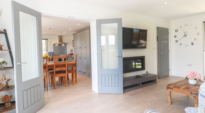 Photo of Oak Tree House, 1 Homestead Gardens