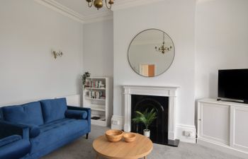 Flat 2, 10 Seafield Road Apartment