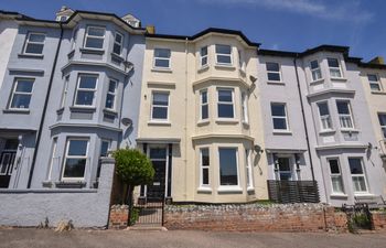 Flat 2, 10 Seafield Road Apartment