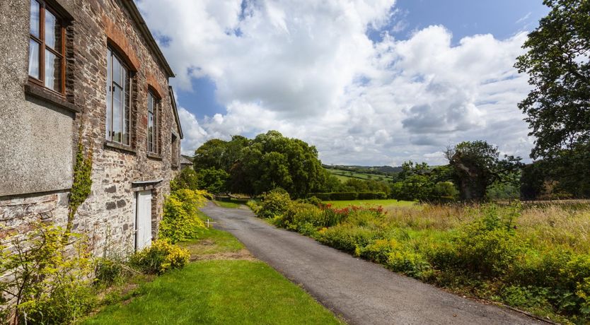 Photo of Barn Cottage, Brayford