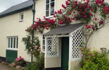 Forge Cottage, Wootton Courtenay Holiday Cottage