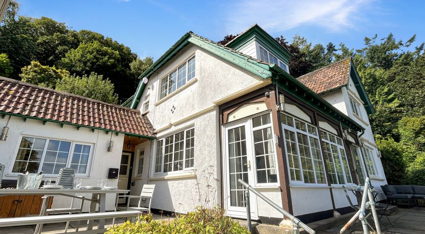 Photo of Elthorne, Porlock