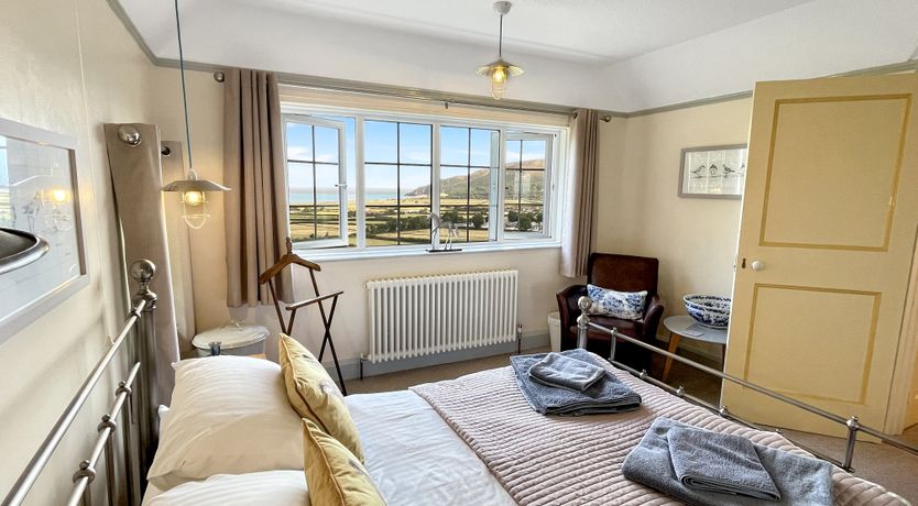 Photo of Elthorne, Porlock