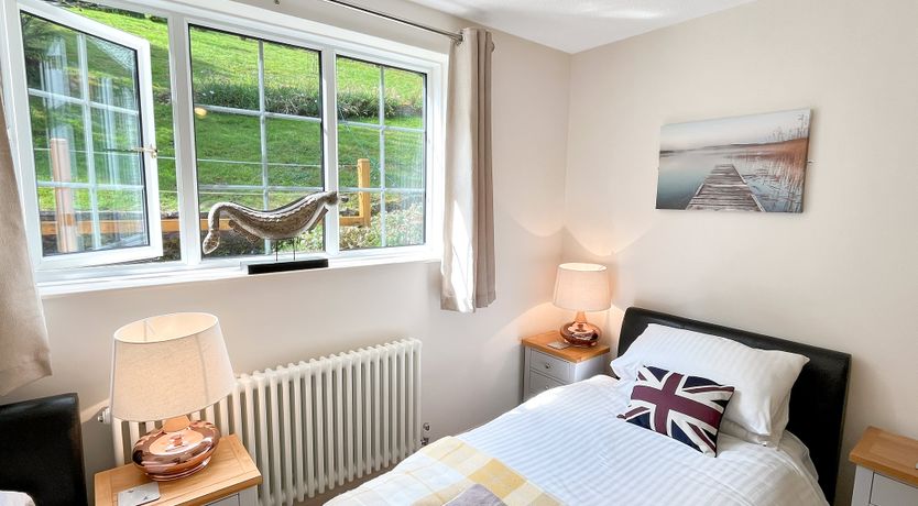 Photo of Elthorne, Porlock