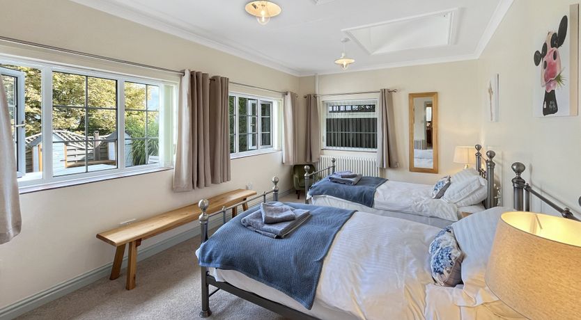 Photo of Elthorne, Porlock