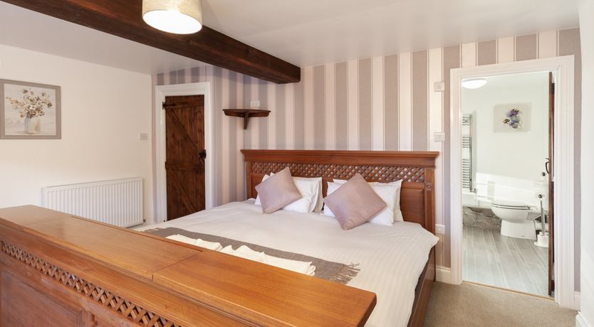 Photo of Wingate Farm, Countisbury