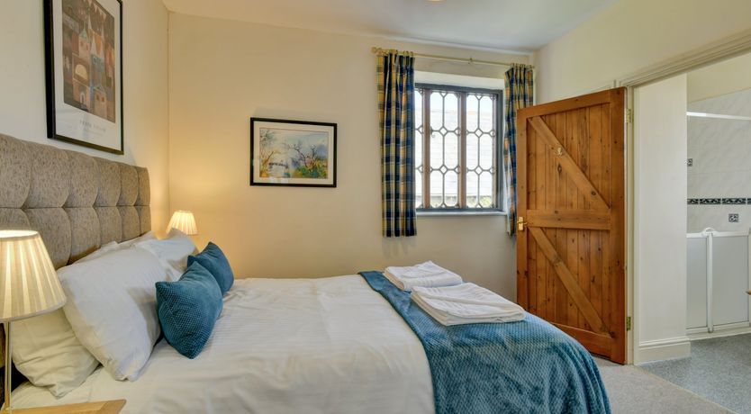 Photo of Yenworthy Barn, Countisbury