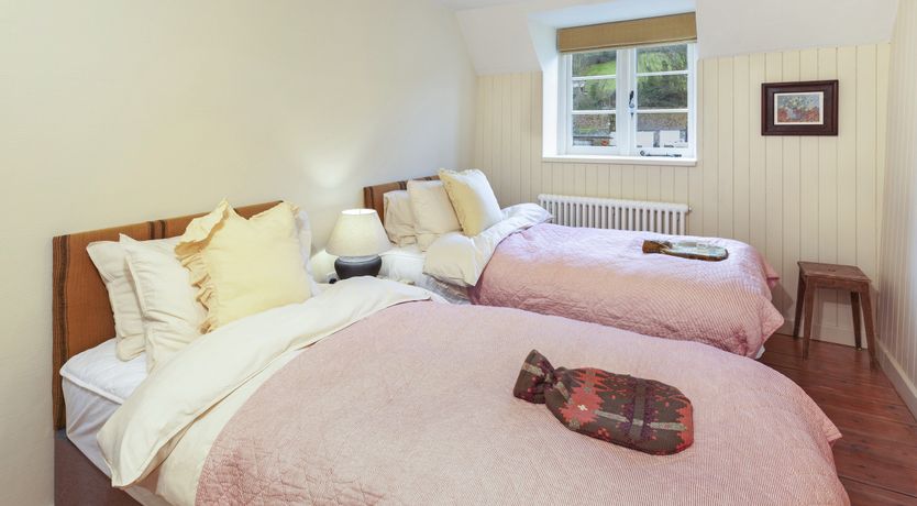 Photo of Western Cottage, Porlock Weir