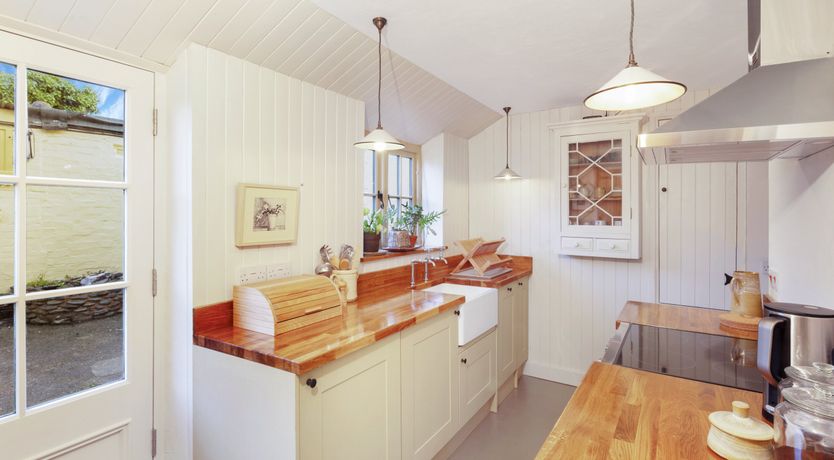 Photo of Western Cottage, Porlock Weir