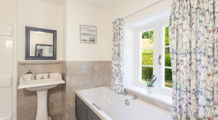 Photo of One Lower Spire Cottage, Liscombe