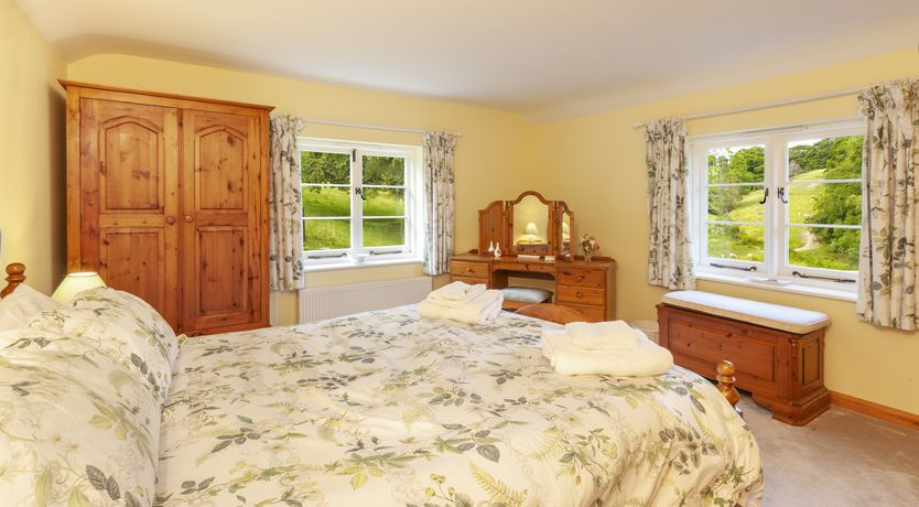 Photo of Two Lower Spire Cottage, Liscombe